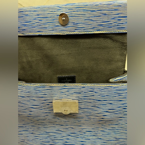 SOLD!!! Authentic Louis Vuitton Cluny BB in Denim Epi Leather - Picture 15 of 16